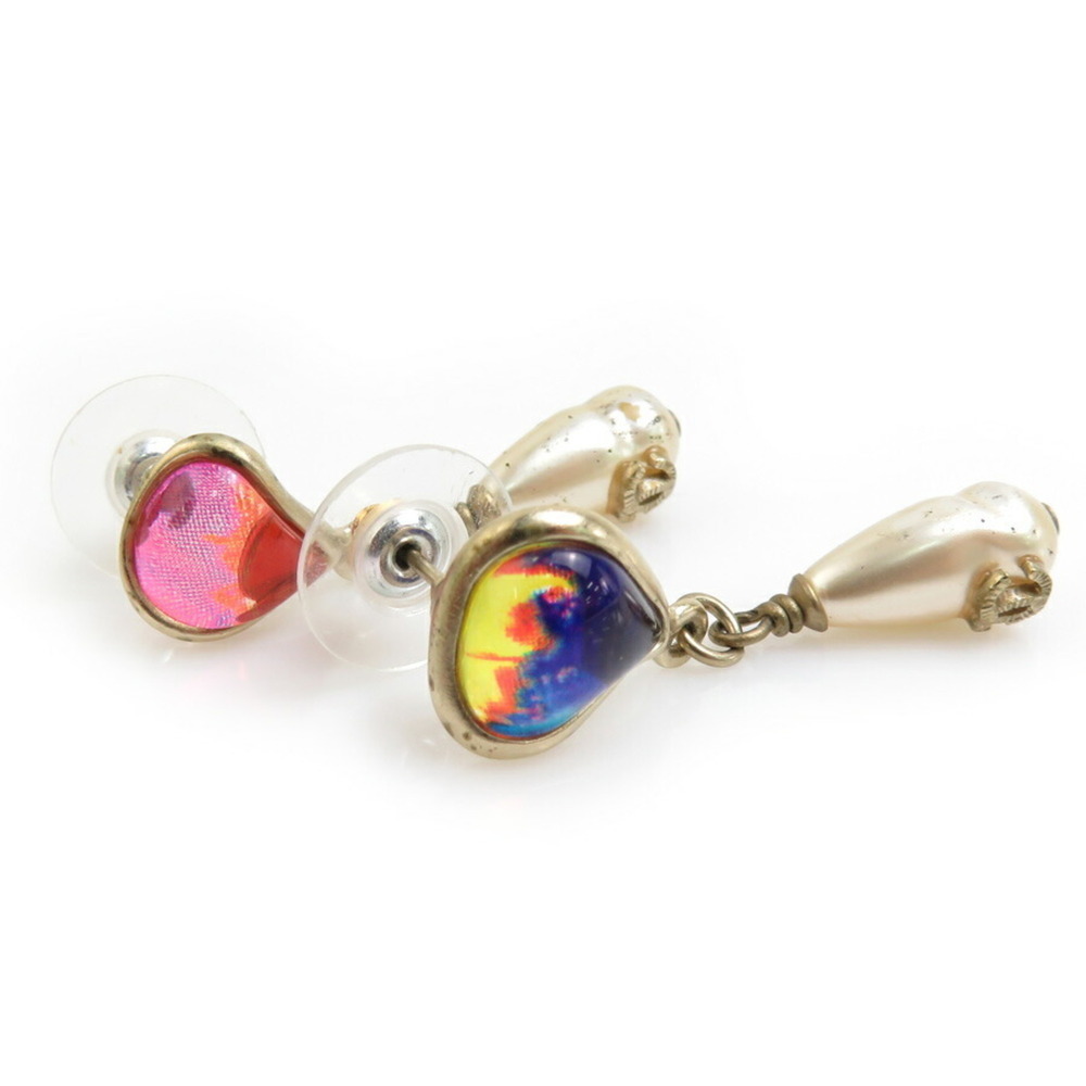 CHANEL Authentic White Pearl Logo Earrings - Picture 3 of 5